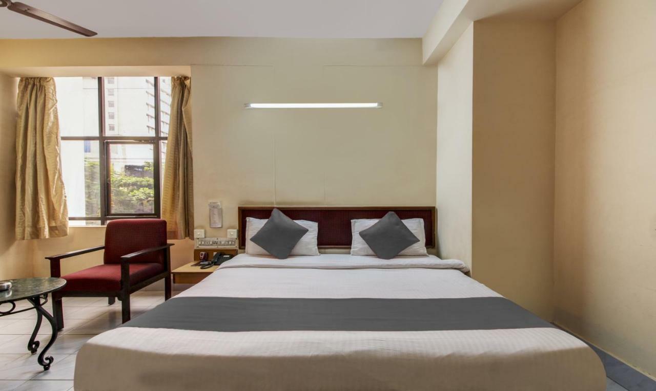 Hotel Saaket Residency Вишакхапатнам Экстерьер фото