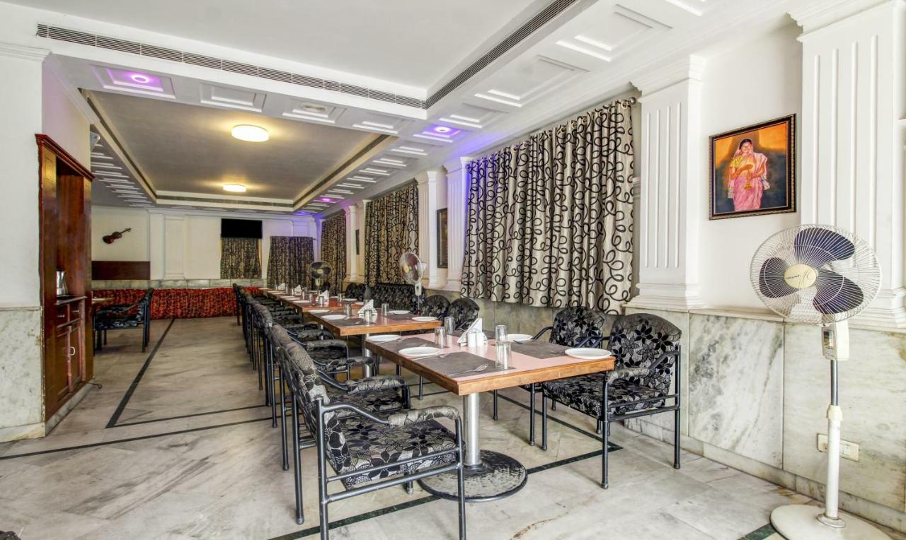 Hotel Saaket Residency Вишакхапатнам Экстерьер фото