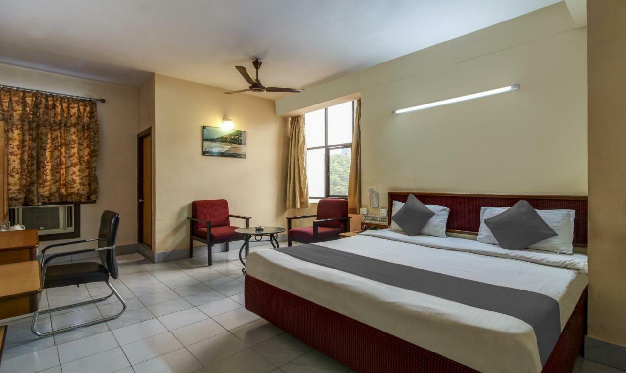 Hotel Saaket Residency Вишакхапатнам Экстерьер фото